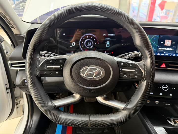 Фото 11 - Hyundai Elantra N line