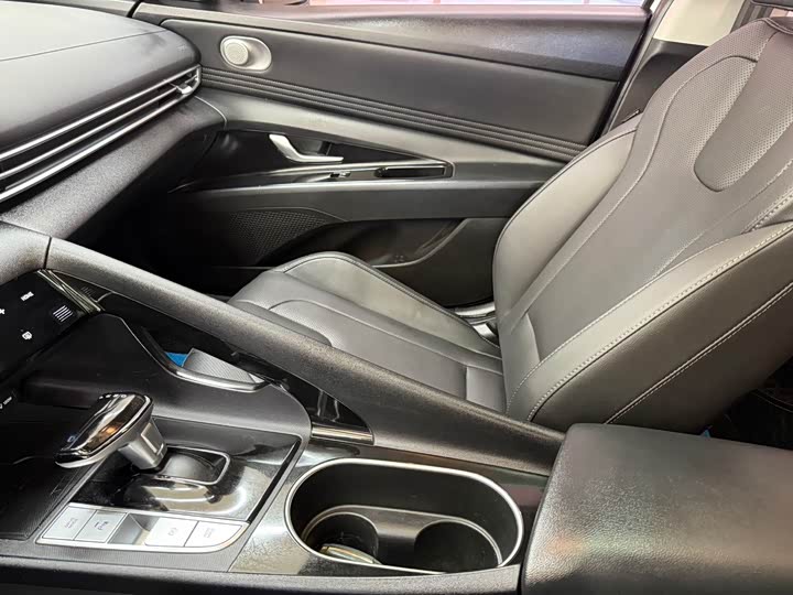 Фото 13 - Hyundai Elantra N line