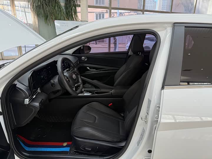 Фото 16 - Hyundai Elantra N line