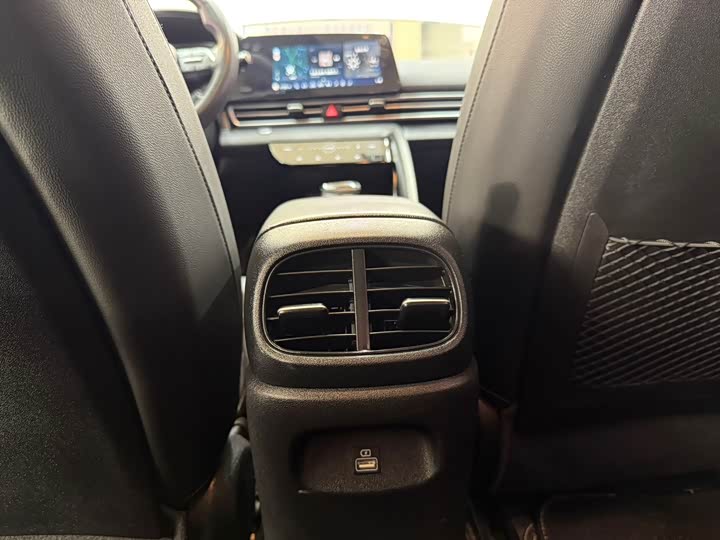 Фото 19 - Hyundai Elantra N line