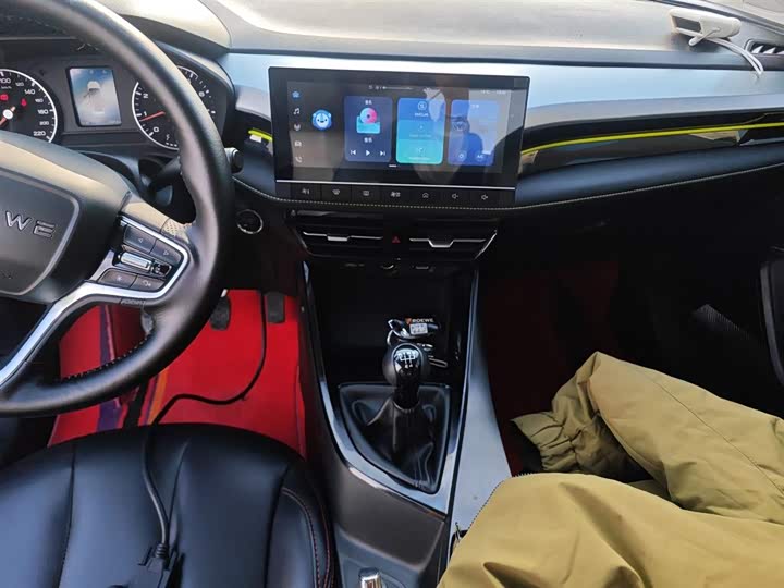 Фото 13 - Roewe i5