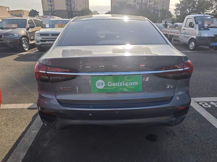 Фото 6 - Roewe i5