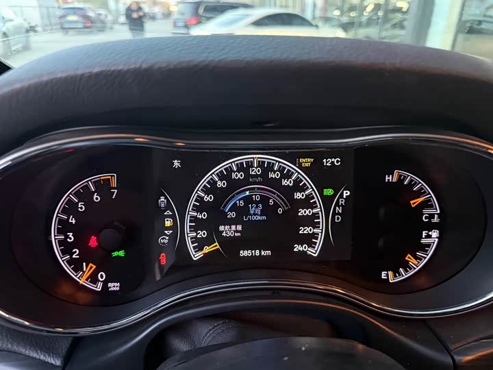 Фото 7 - Jeep Grand Cherokee