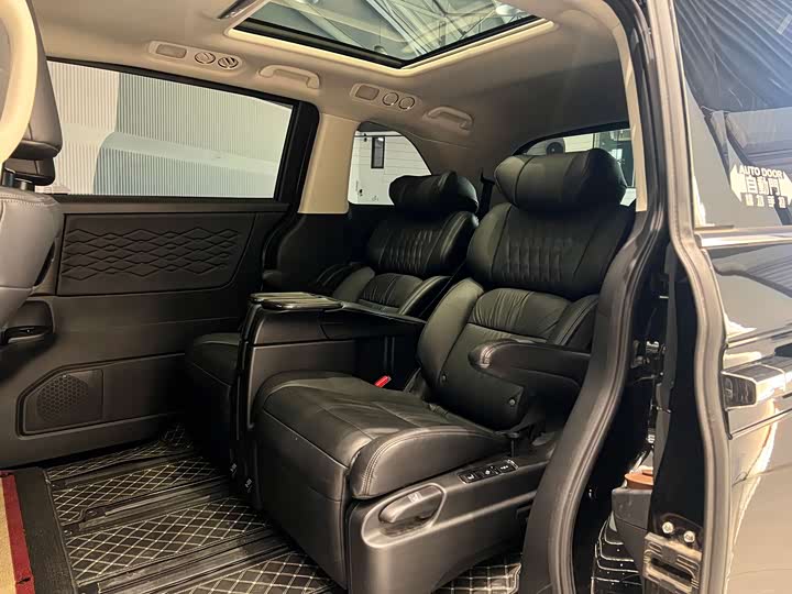 Фото 6 - Honda Elysion