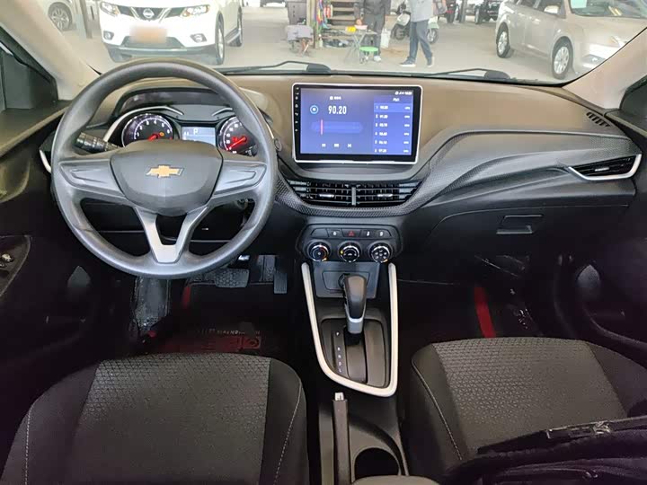 Фото 10 - Chevrolet Onix (Cavalier)