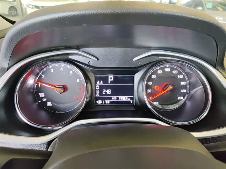 Фото 12 - Chevrolet Onix (Cavalier)