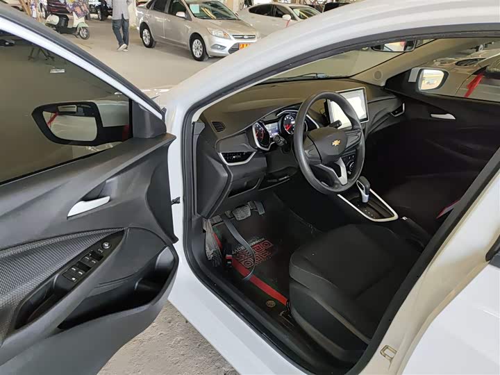 Фото 16 - Chevrolet Onix (Cavalier)