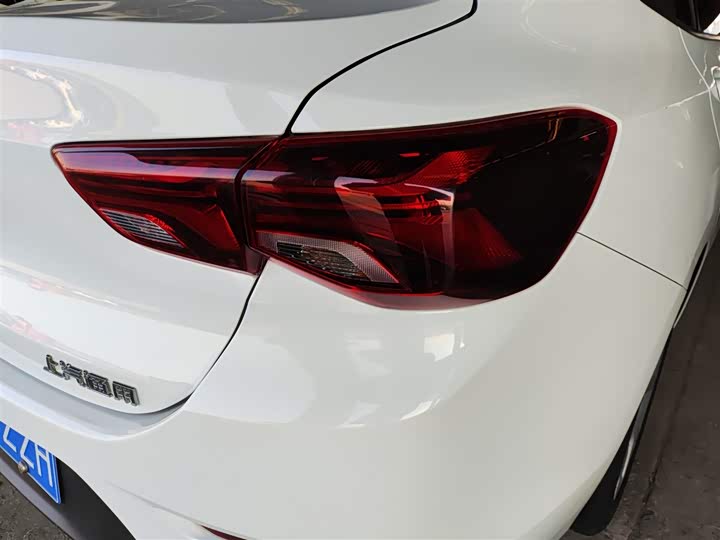 Фото 8 - Chevrolet Onix (Cavalier)