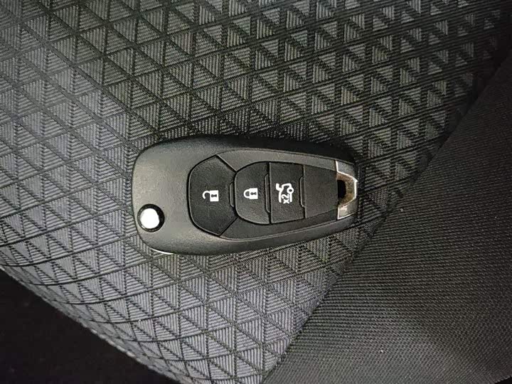 Фото 9 - Chevrolet Onix (Cavalier)