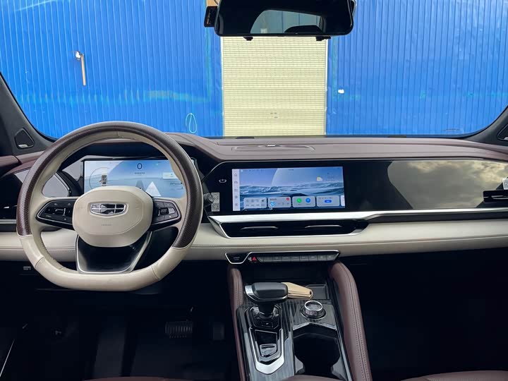 Фото 8 - Geely Monjaro