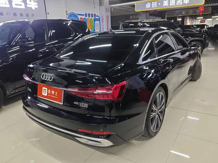 Фото 4 - Audi A6L