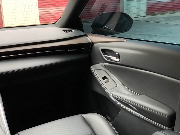 Фото 16 - Toyota Avalon