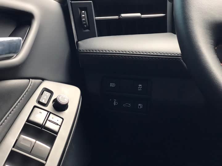 Фото 17 - Toyota Avalon