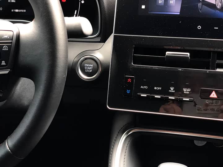 Фото 20 - Toyota Avalon