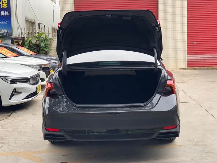 Фото 25 - Toyota Avalon