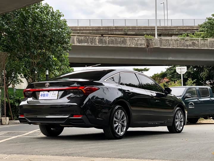 Фото 5 - Toyota Avalon