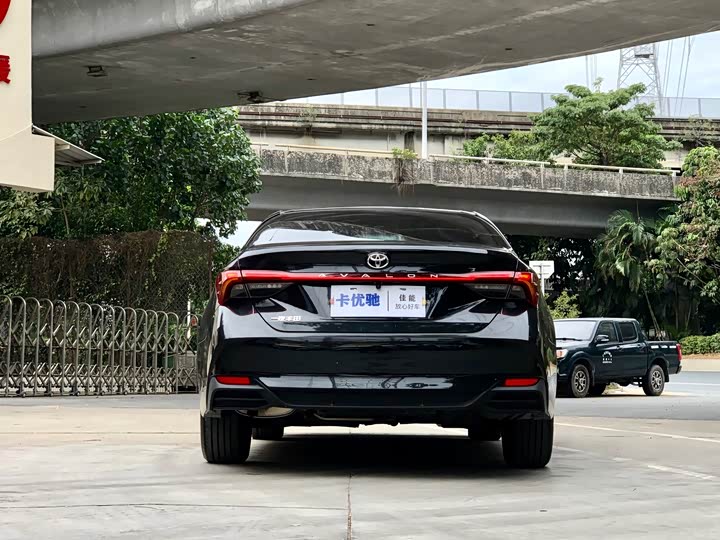 Фото 6 - Toyota Avalon