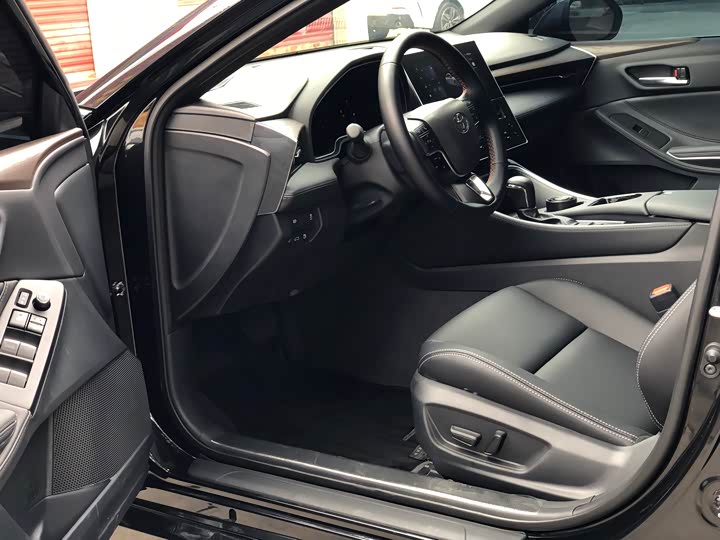 Фото 9 - Toyota Avalon