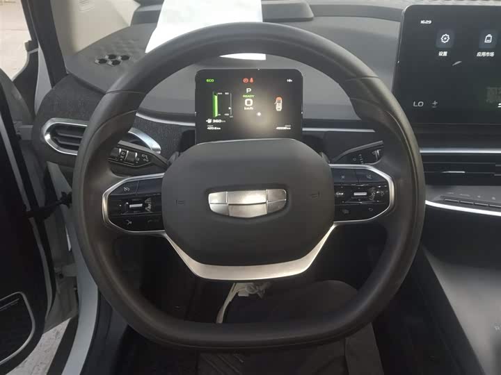 Фото 11 - Geely Geometry C