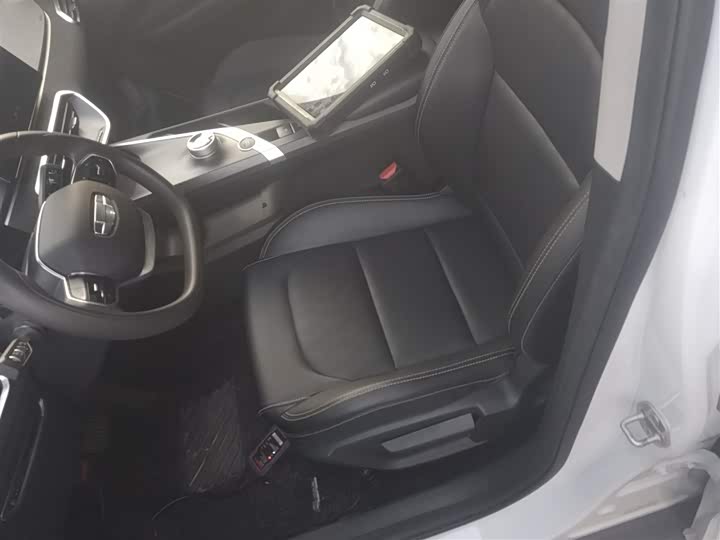 Фото 15 - Geely Geometry C