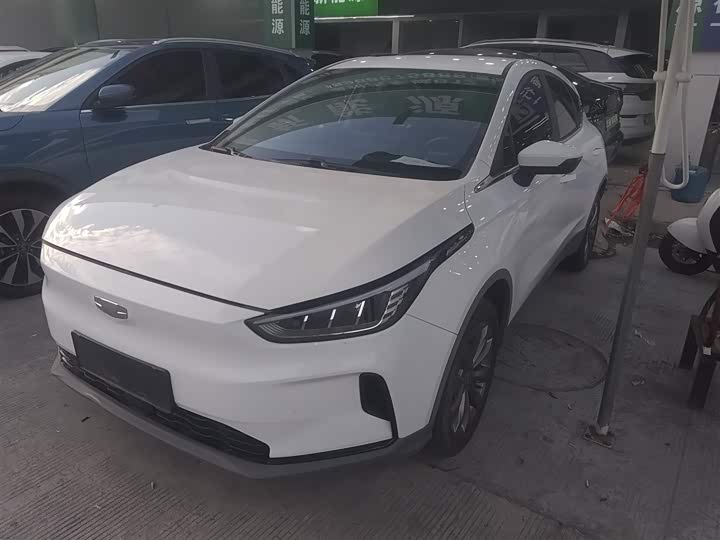 Фото 2 - Geely Geometry C