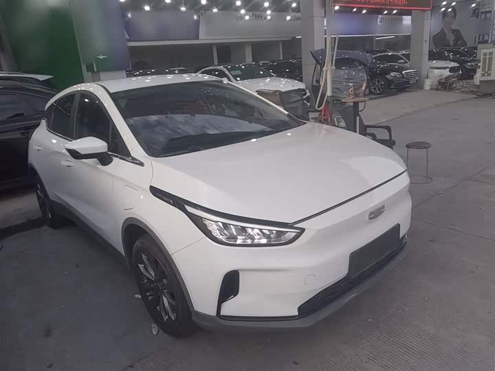 Фото 4 - Geely Geometry C