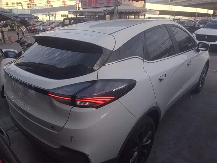 Фото 7 - Geely Geometry C