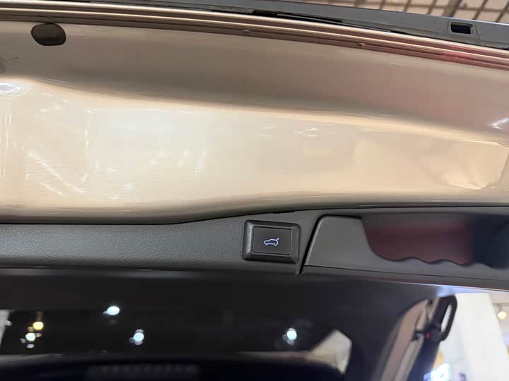 Фото 13 - Toyota RAV4