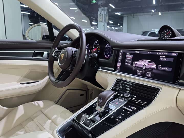 Фото 12 - Porsche Panamera