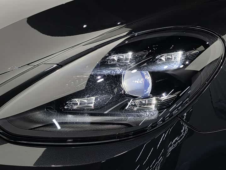 Фото 15 - Porsche Panamera