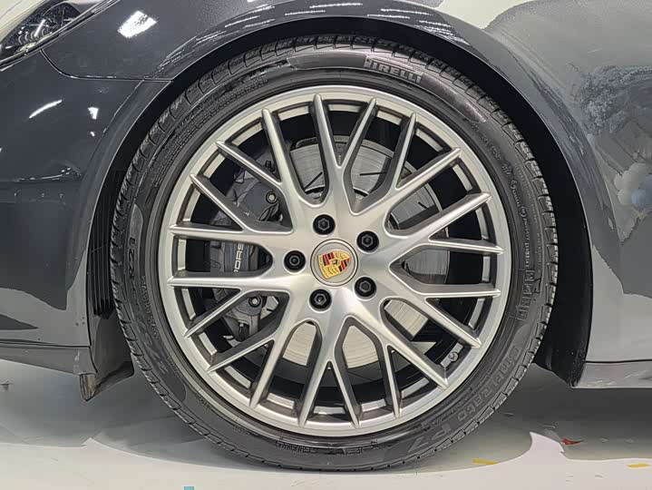 Фото 17 - Porsche Panamera
