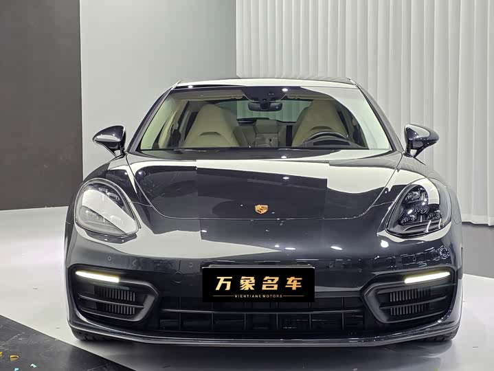 Фото 2 - Porsche Panamera