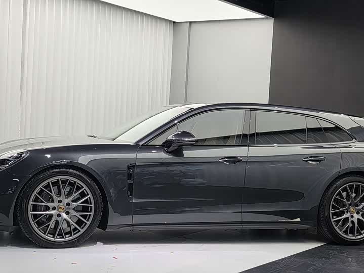 Фото 3 - Porsche Panamera