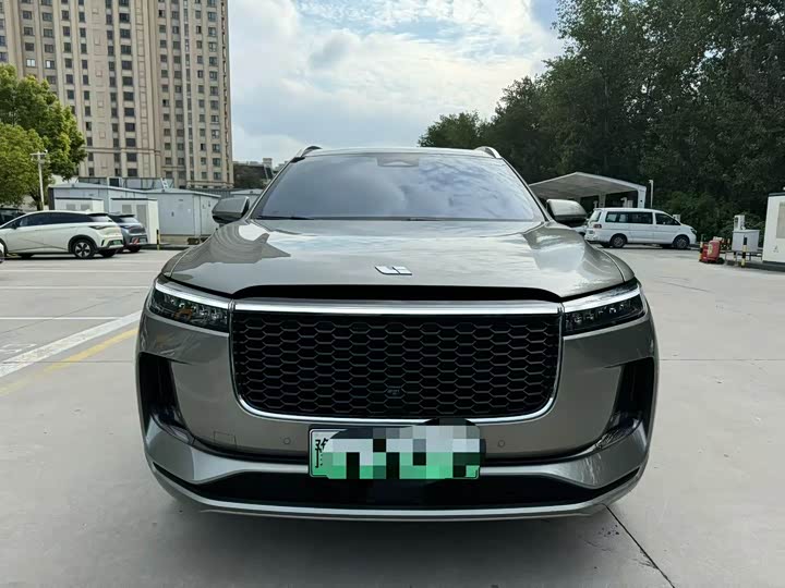 Фото 2 - LiXiang One