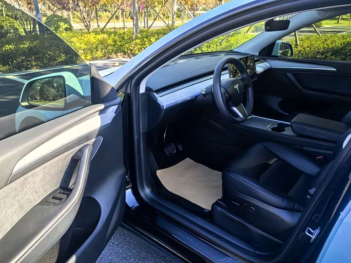 Фото 4 - Tesla Model Y