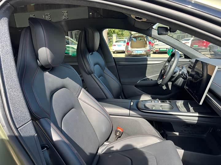 Фото 13 - Xiaomi SU7