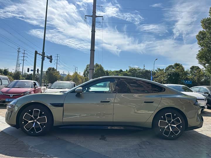 Фото 4 - Xiaomi SU7