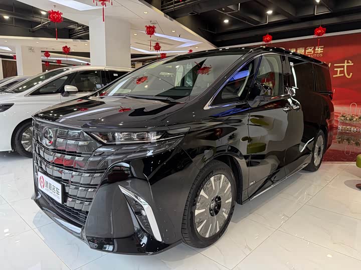 Фото 1 - Toyota Alphard