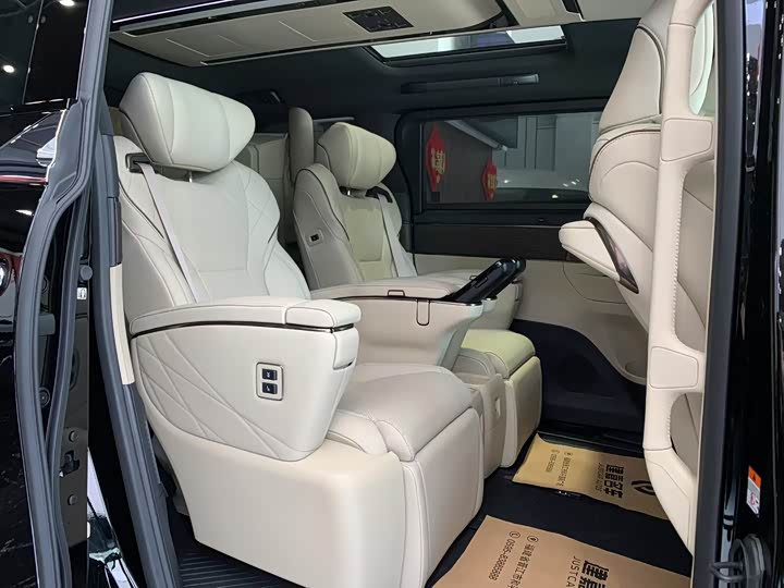 Фото 8 - Toyota Alphard