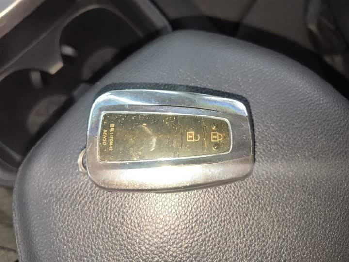 Фото 9 - Toyota RAV4