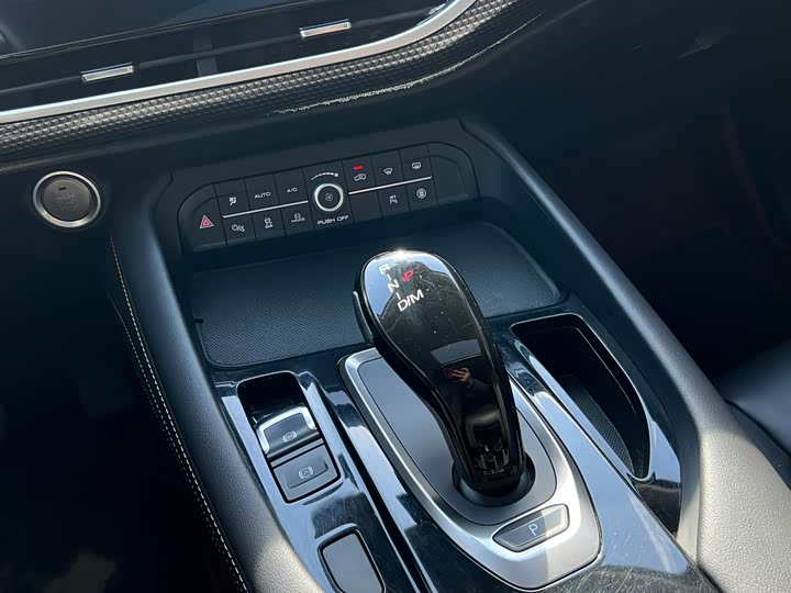 Фото 18 - Haval F7x