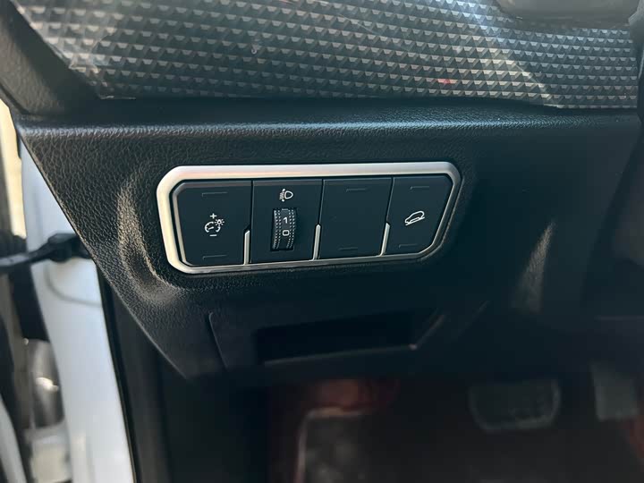 Фото 19 - Haval F7x