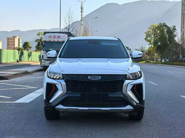 Фото 2 - Geely Atlas