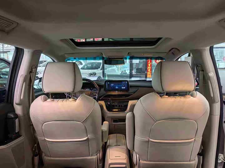 Фото 16 - Buick GL8 ES