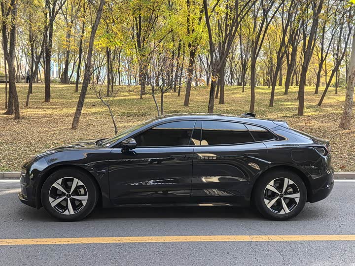 Фото 3 - Zeekr 001