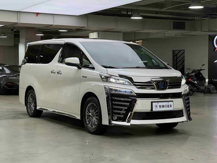 Фото 3 - Toyota Vellfire