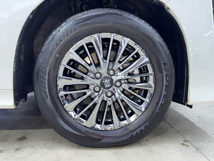 Фото 5 - Toyota Vellfire