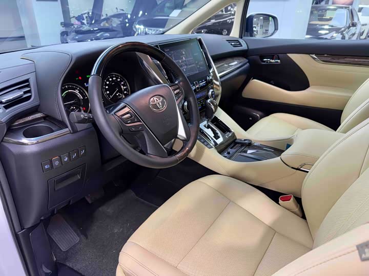 Фото 7 - Toyota Vellfire