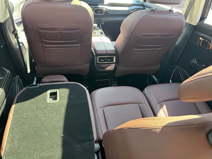 Фото 13 - Geely Okavango