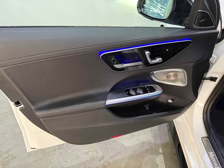 Фото 4 - Mercedes-Benz C-Class